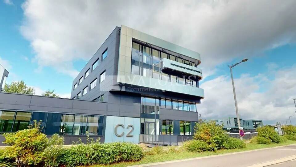 Office in Limonest to rent Building Photo- Image 1 of 16