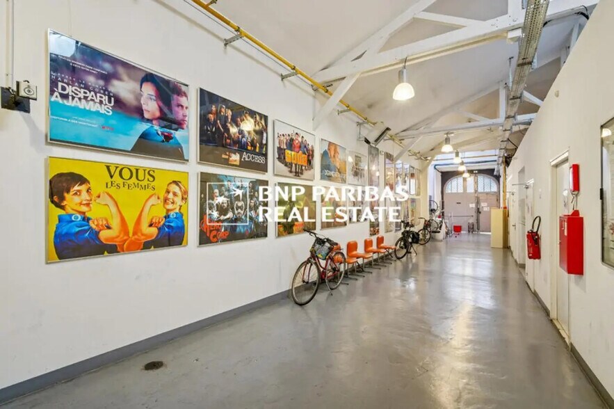 Office in Clichy to rent - Interior Photo - Image 2 of 14