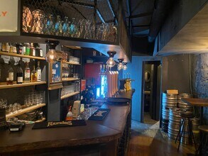 Retail in Barcelona, Barcelona to rent Interior Photo- Image 1 of 3