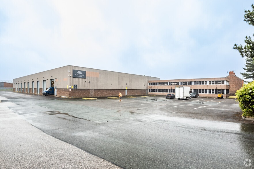 Folly Ln, Warrington to rent - Primary Photo - Image 1 of 2