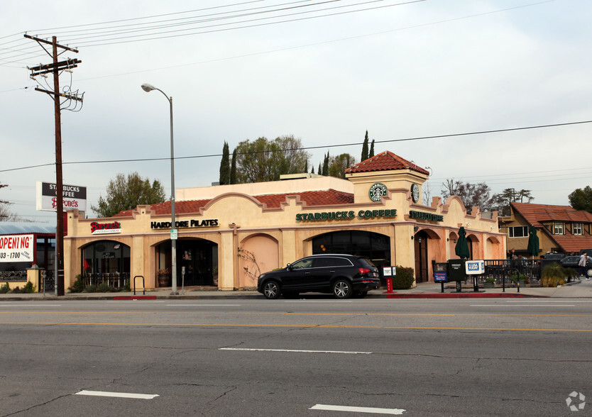 22435 Ventura Blvd, Woodland Hills, CA for sale - Building Photo - Image 1 of 1