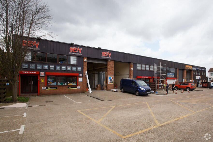 77-81 Sumner Rd, Croydon to rent - Building Photo - Image 3 of 7