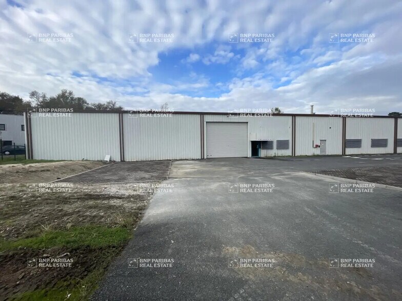 Office in Eysines to rent - Building Photo - Image 2 of 10