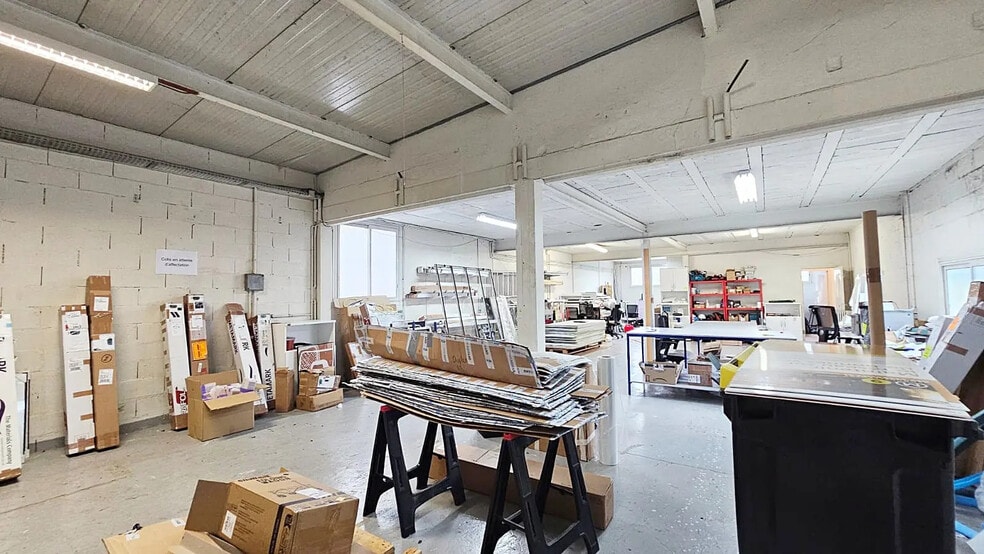 40 Rue Jean Moulin, Pontault-Combault to rent - Interior Photo - Image 3 of 16