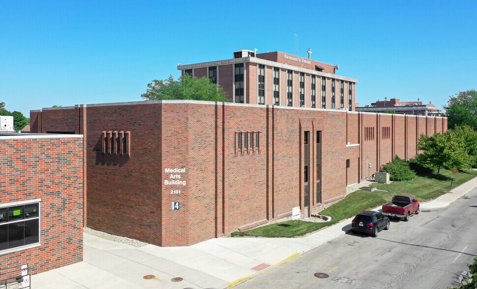 2101 Jackson St, Anderson, IN for rent - Primary Photo - Image 1 of 4