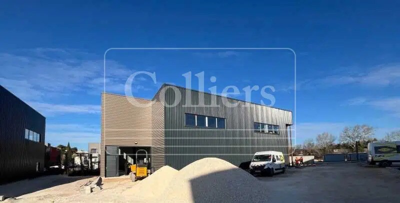 Light Industrial in Venelles to rent Building Photo- Image 1 of 9