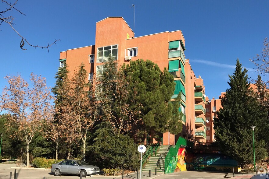 Plaza del Moro Almanzor, 7, Rivas-Vaciamadrid, Madrid for rent - Building Photo - Image 2 of 2