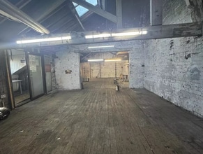 Farnham Rd, Bradford to rent Interior Photo- Image 2 of 7