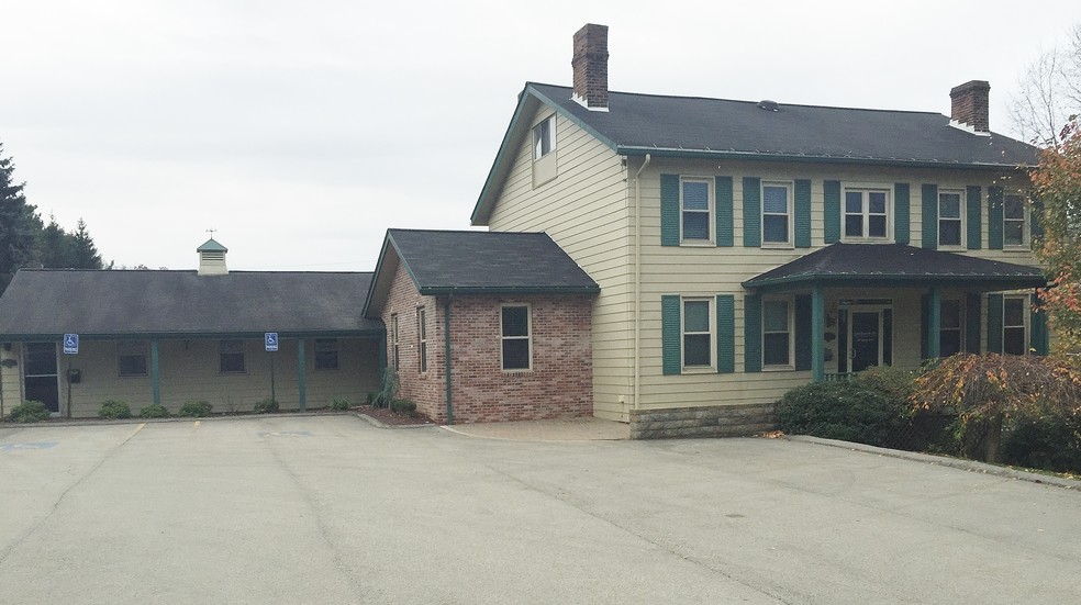 100 Sandune Dr, Plum, PA for rent - Primary Photo - Image 1 of 29