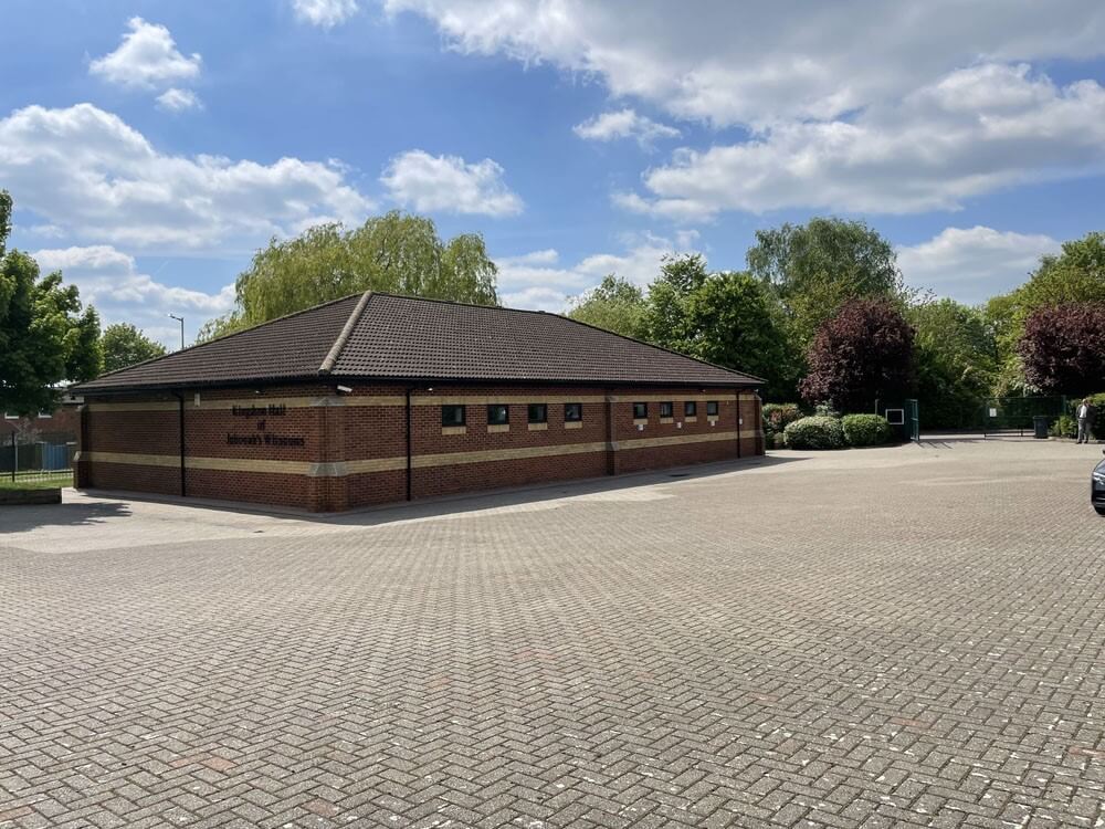 Curlew Close, Letchworth Garden City for sale Building Photo- Image 1 of 2