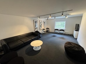 8 Well Walk, Cheltenham to rent Interior Photo- Image 1 of 2