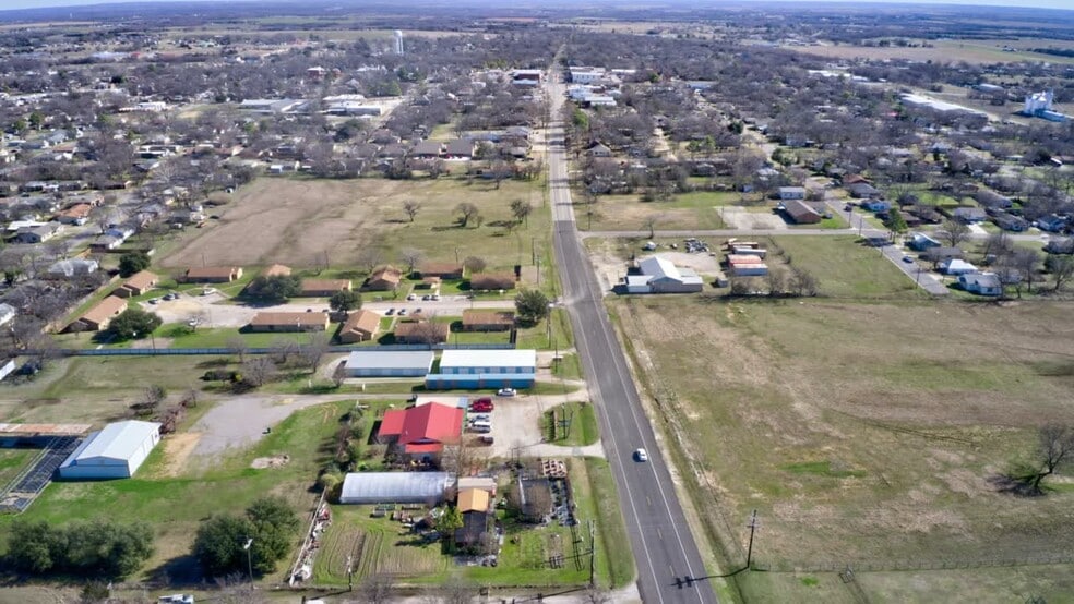 617 W Main St, Whitesboro, TX for sale - Commercial Listing Video - Image 2 of 35