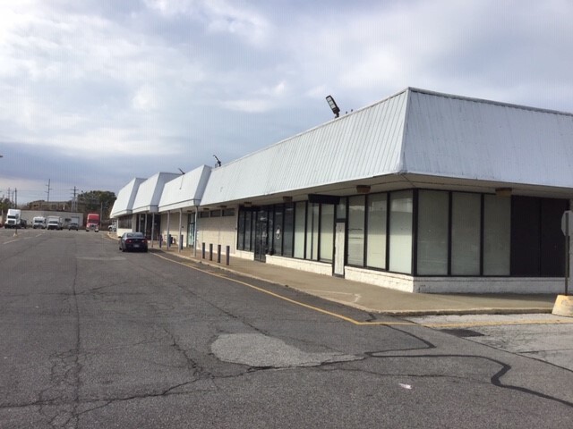 3210-3230 W 65th St, Cleveland, OH for rent - Building Photo - Image 2 of 4