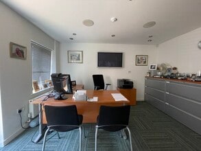 68B Grove Rd, Wimborne for sale Interior Photo- Image 2 of 9