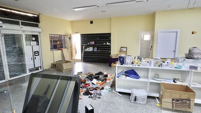 Retail in Colmenar Viejo, Madrid to rent Interior Photo- Image 1 of 5