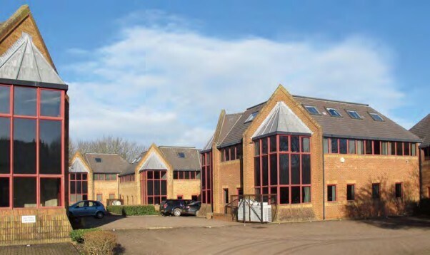 Welton Rd, Swindon to rent - Building Photo - Image 2 of 3