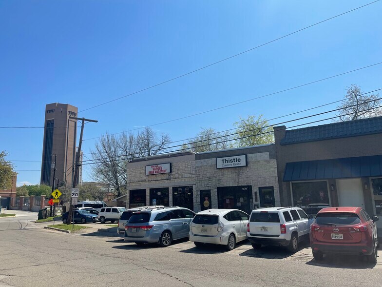 1421 Oakland St, Denton, TX to rent - Building Photo - Image 1 of 4