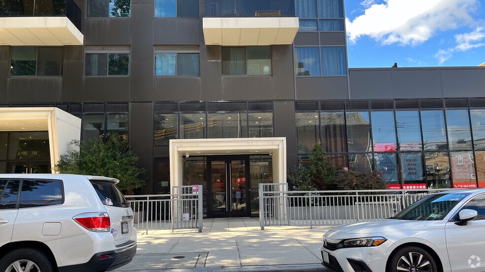 35-08 146th St, Flushing, NY for sale - Building Photo - Image 3 of 10
