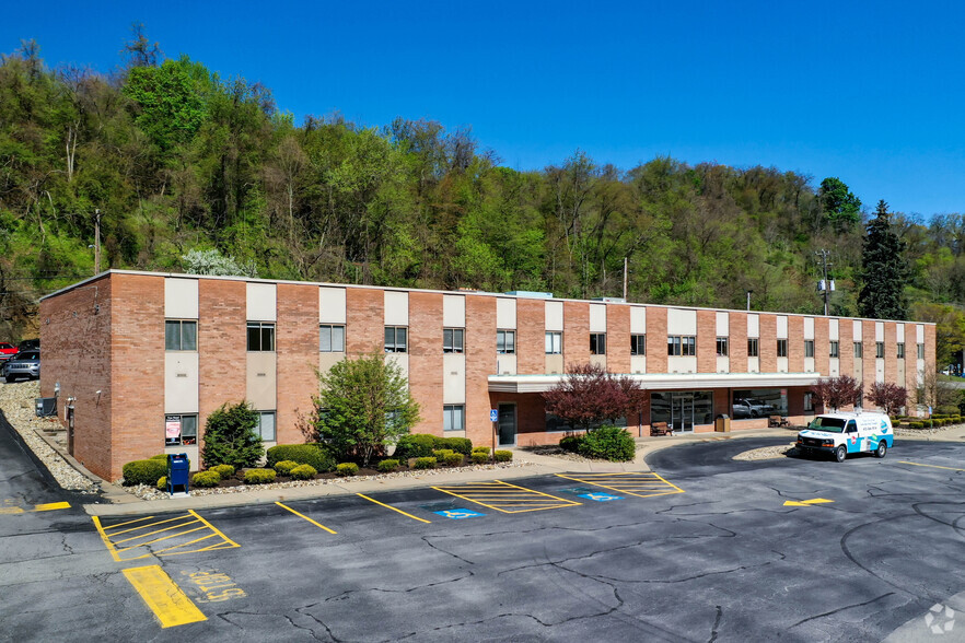 4725 McKnight Rd, Pittsburgh, PA for rent - Primary Photo - Image 1 of 4