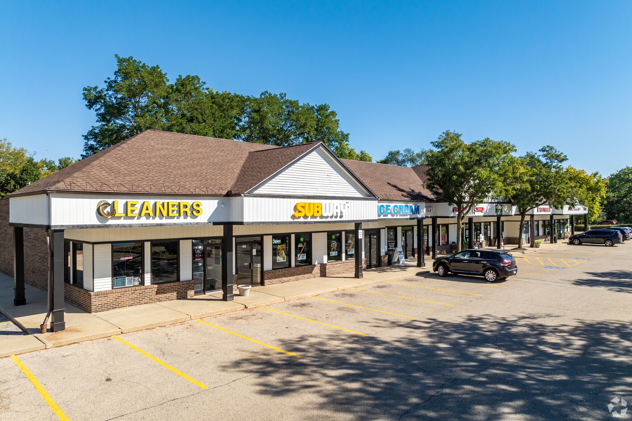 40-60 W Terra Cotta Ave, Crystal Lake, IL for rent Building Photo- Image 1 of 14