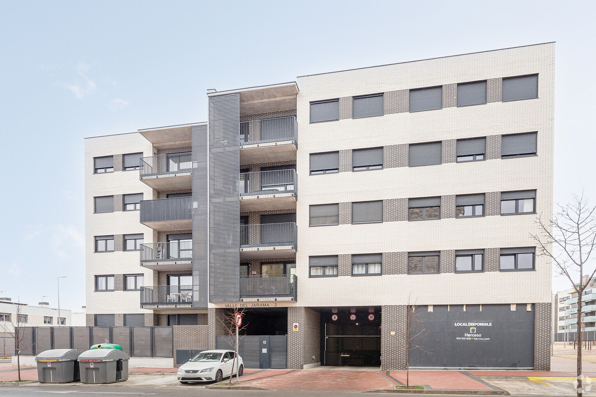 Retail in Torrejón de Ardoz, Madrid to rent Primary Photo- Image 1 of 5