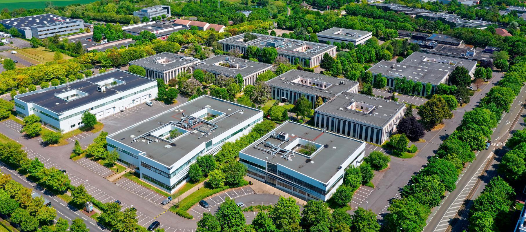 Office in Cergy to rent Building Photo- Image 1 of 14