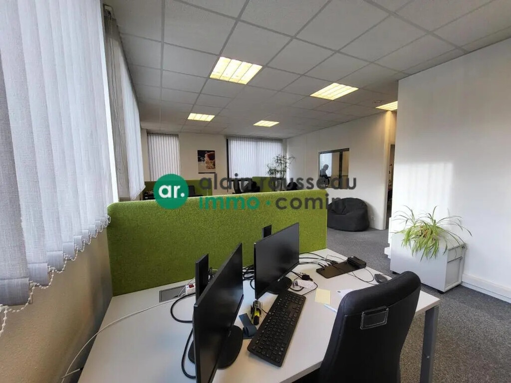 Location Bureaux 82 m² - Photo 1