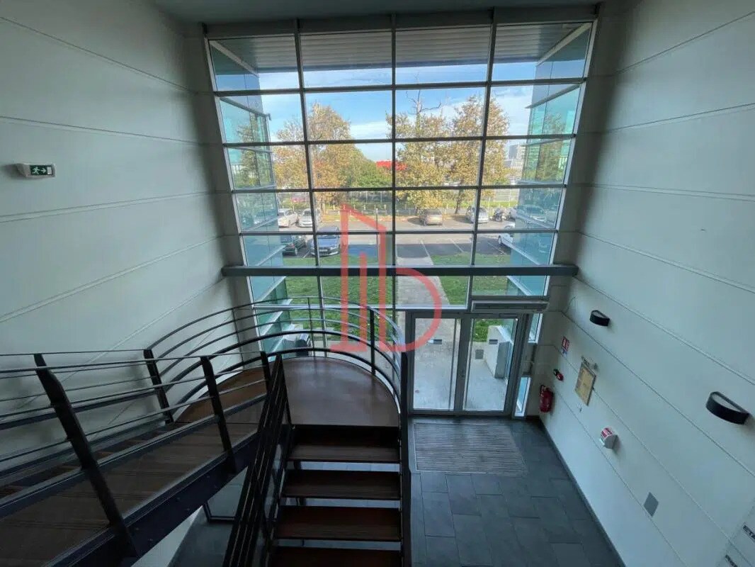 Office in Mérignac to rent Lobby- Image 1 of 9