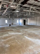 2701 SE Otis Corley Dr, Bentonville, AR to rent Interior Photo- Image 2 of 2