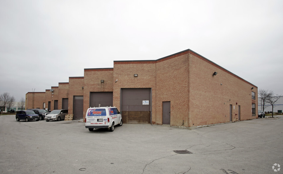 71 Silton Rd, Vaughan, ON for rent - Building Photo - Image 3 of 7