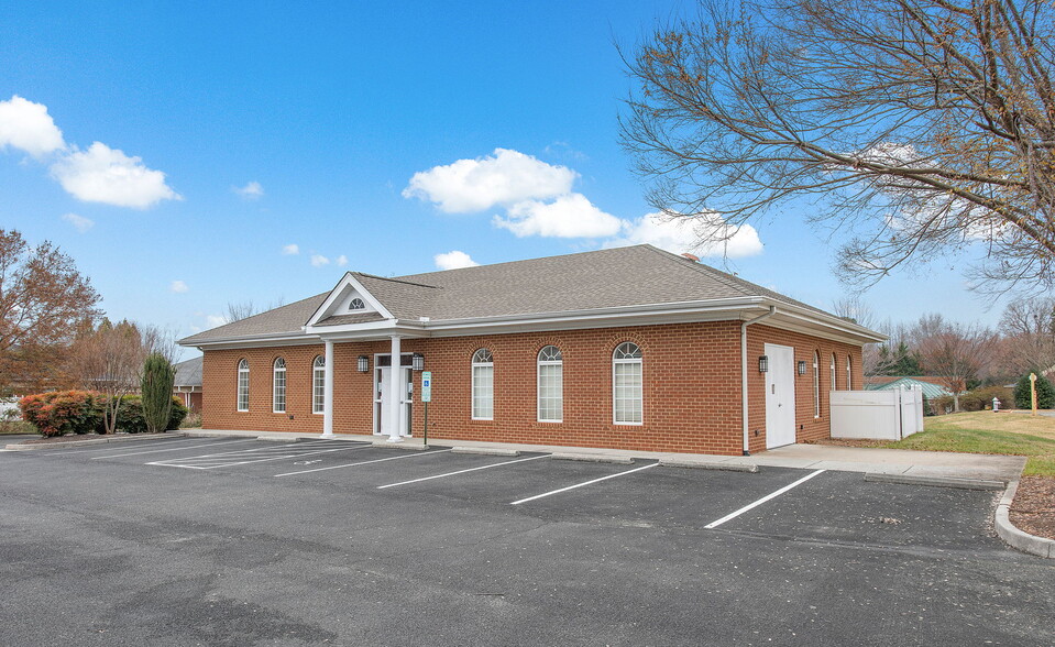 14345 Justice Rd, Midlothian, VA for rent - Building Photo - Image 1 of 27