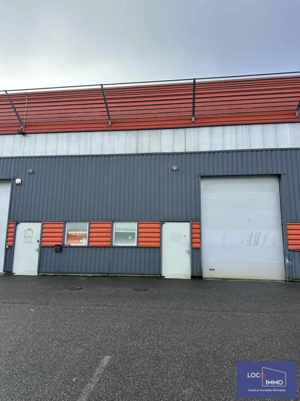 Location Local d'activités 160 m² - Photo 1