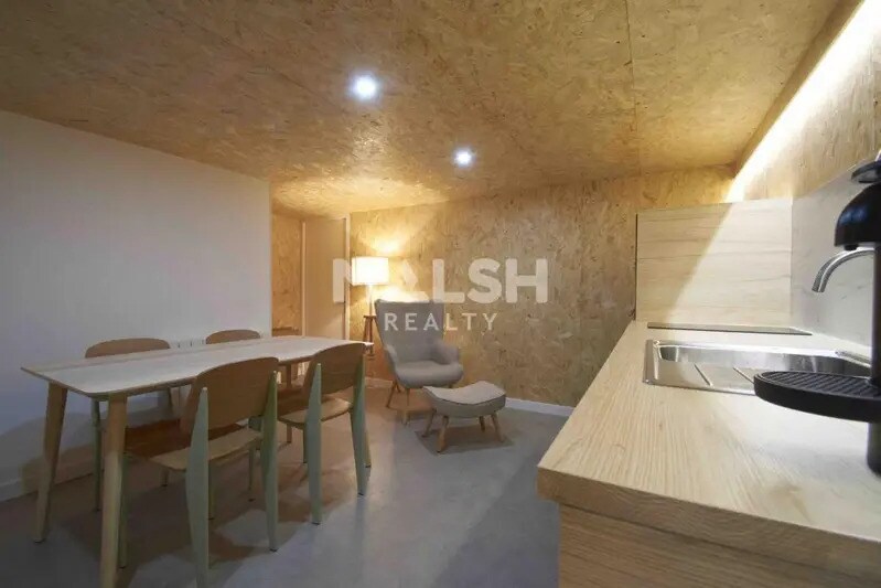 Retail in Caluire-et-Cuire for sale Interior Photo- Image 1 of 7
