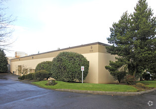 9735 SW 97th Ave, Tualatin, OR for rent Building Photo- Image 1 of 3