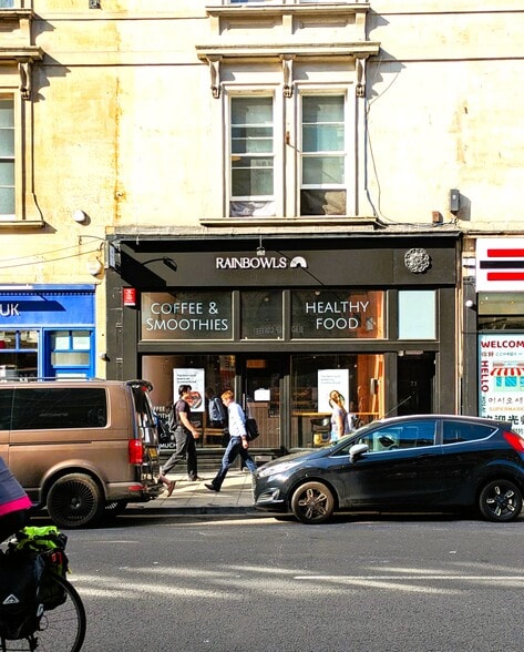 73 Queens Rd, Bristol to rent - Building Photo - Image 2 of 3