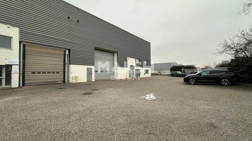 Office in Chassieu to rent - Building Photo - Image 2 of 12