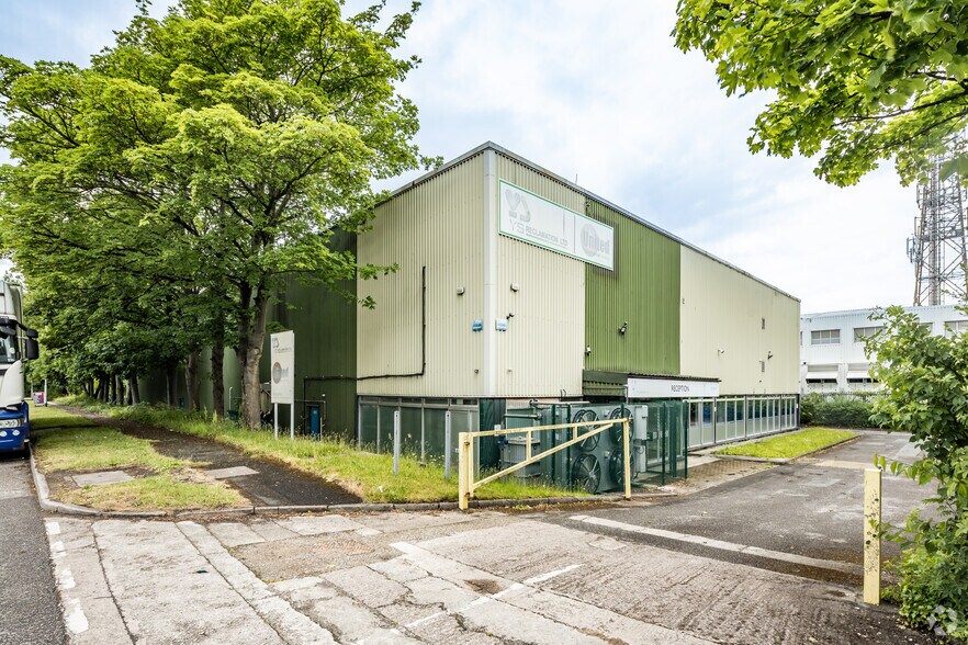 28 Kingsland Gran, Warrington for sale - Building Photo - Image 1 of 1