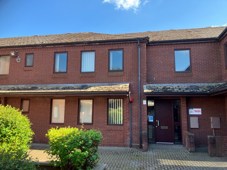 15 Lambourne Crescent, Cardiff for sale - Primary Photo - Image 1 of 6