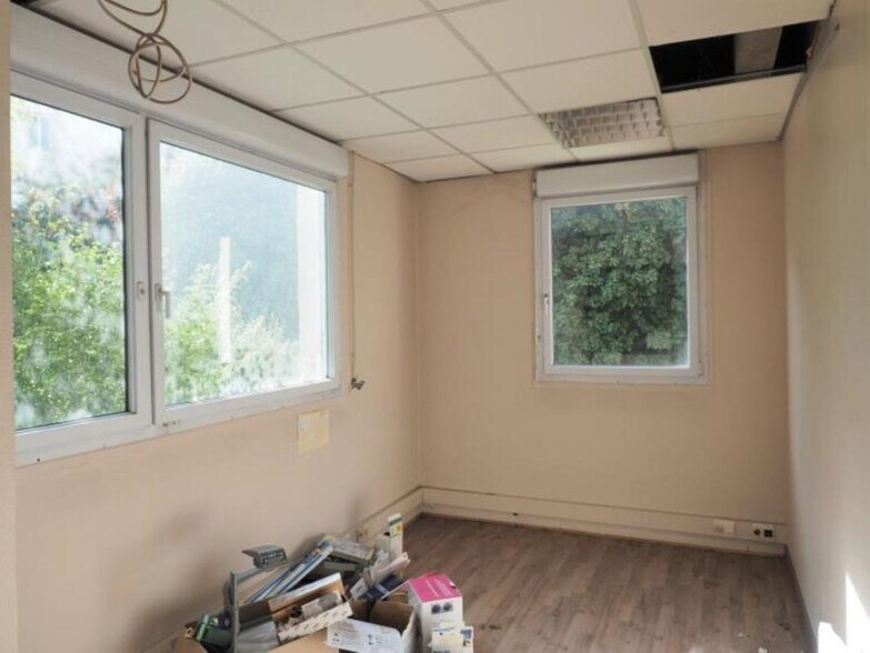 Office in Lyon for sale - Interior Photo - Image 2 of 8
