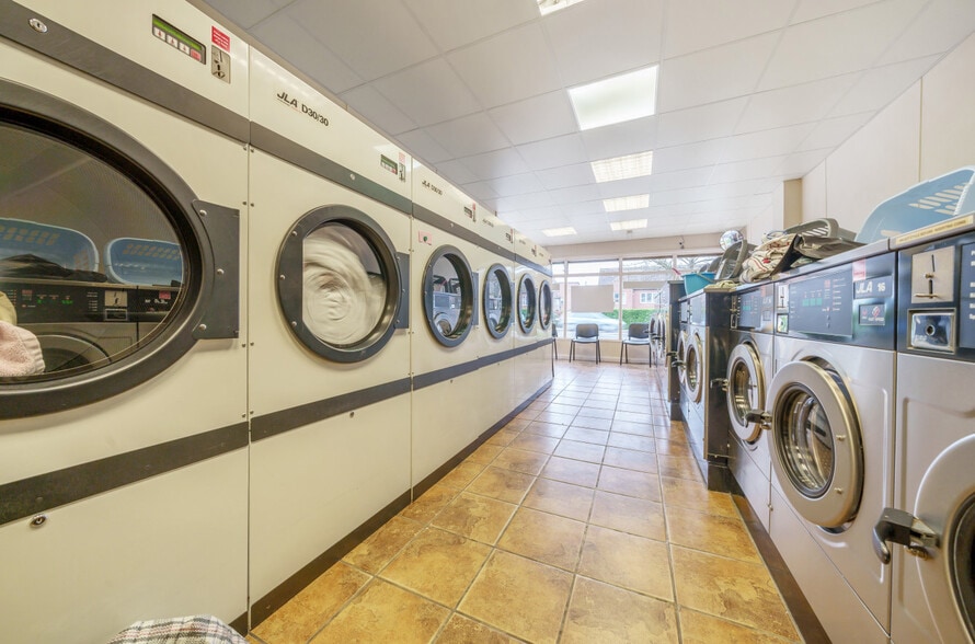 22-26 Roman Bank, Skegness for sale - Interior Photo - Image 3 of 3