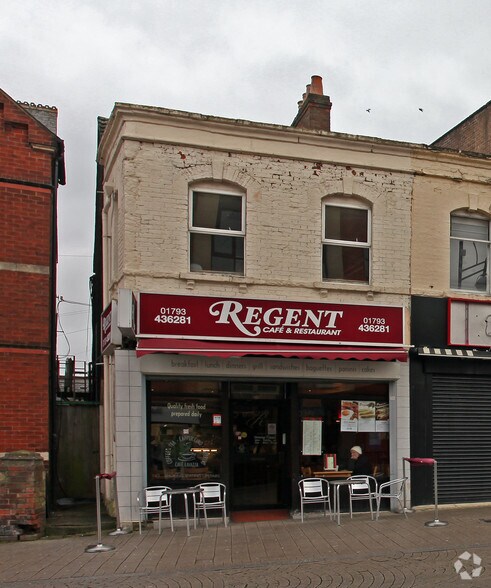 2 Regent Circ, Swindon for sale - Primary Photo - Image 1 of 1