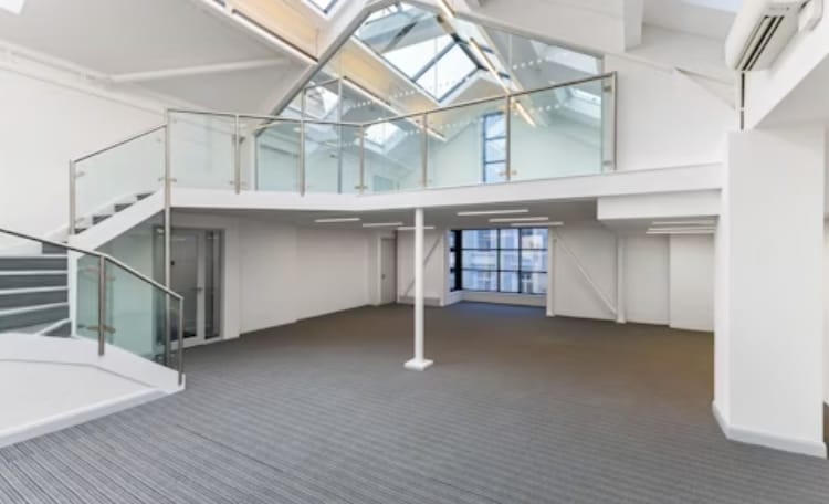 1B Hollywood Rd, London to rent - Interior Photo - Image 2 of 4