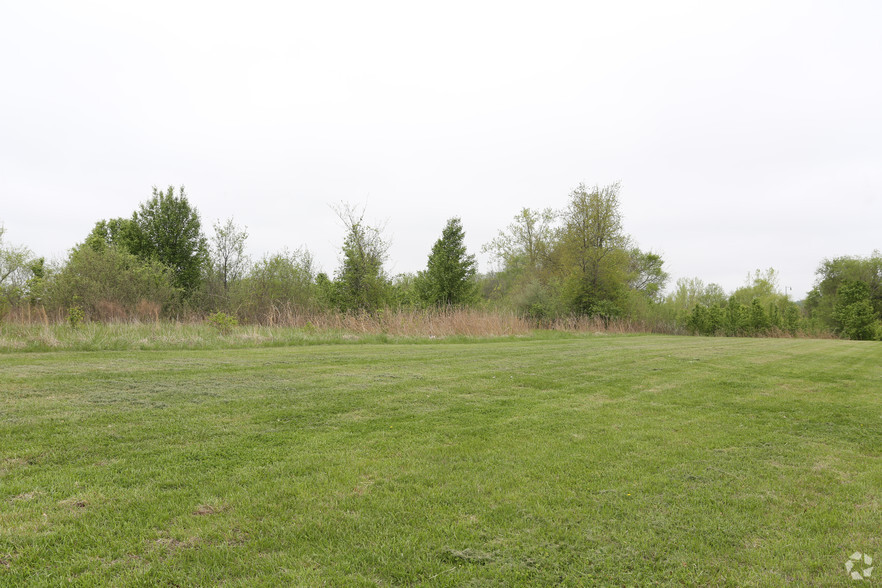 NE Adams Dairy Pky, Blue Springs, MO for sale - Primary Photo - Image 1 of 5