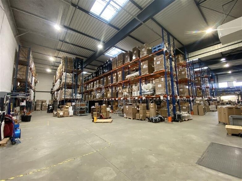 Light Industrial in Gennevilliers to rent - Interior Photo - Image 3 of 6
