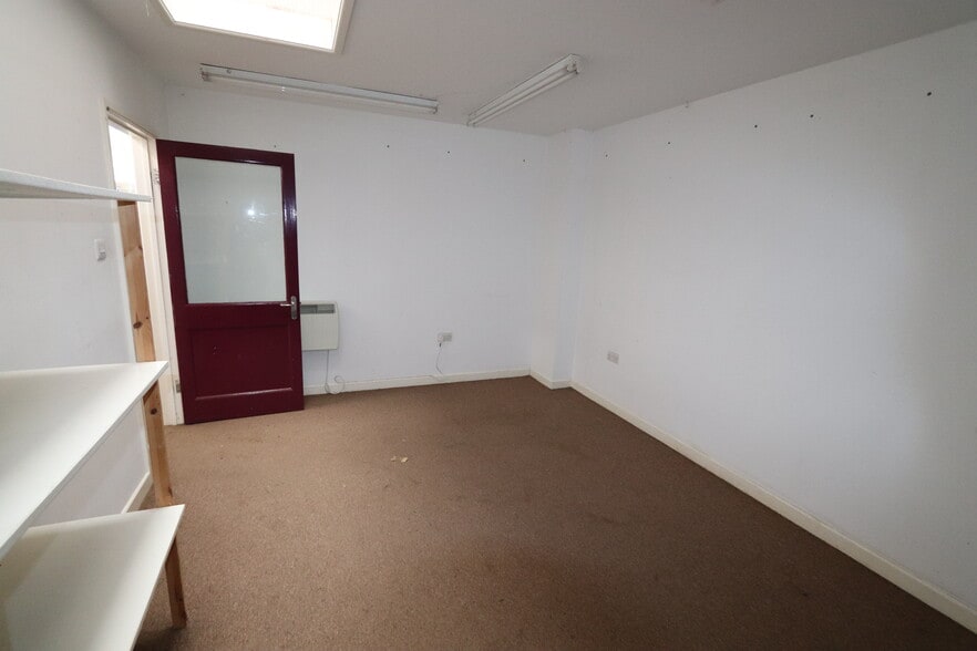 Priory Lane, Launceston to rent - Interior Photo - Image 3 of 4