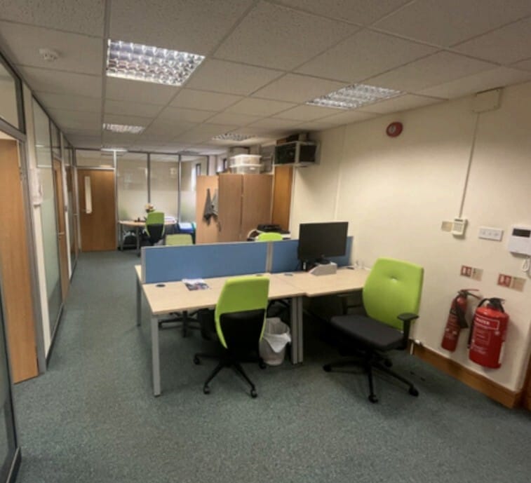 96-110 Luton Rd, Harpenden to rent Interior Photo- Image 1 of 2