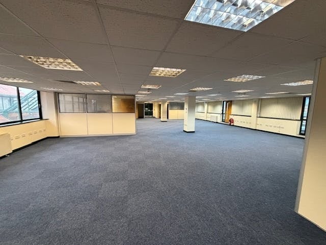 New Town Row, Birmingham to rent - Interior Photo - Image 2 of 10