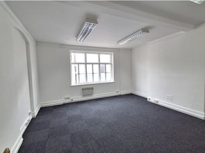 47-48 South Molton St, London to rent Interior Photo- Image 2 of 2