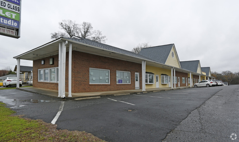 101-119 Miller St, Pineville, NC for rent - Primary Photo - Image 1 of 1