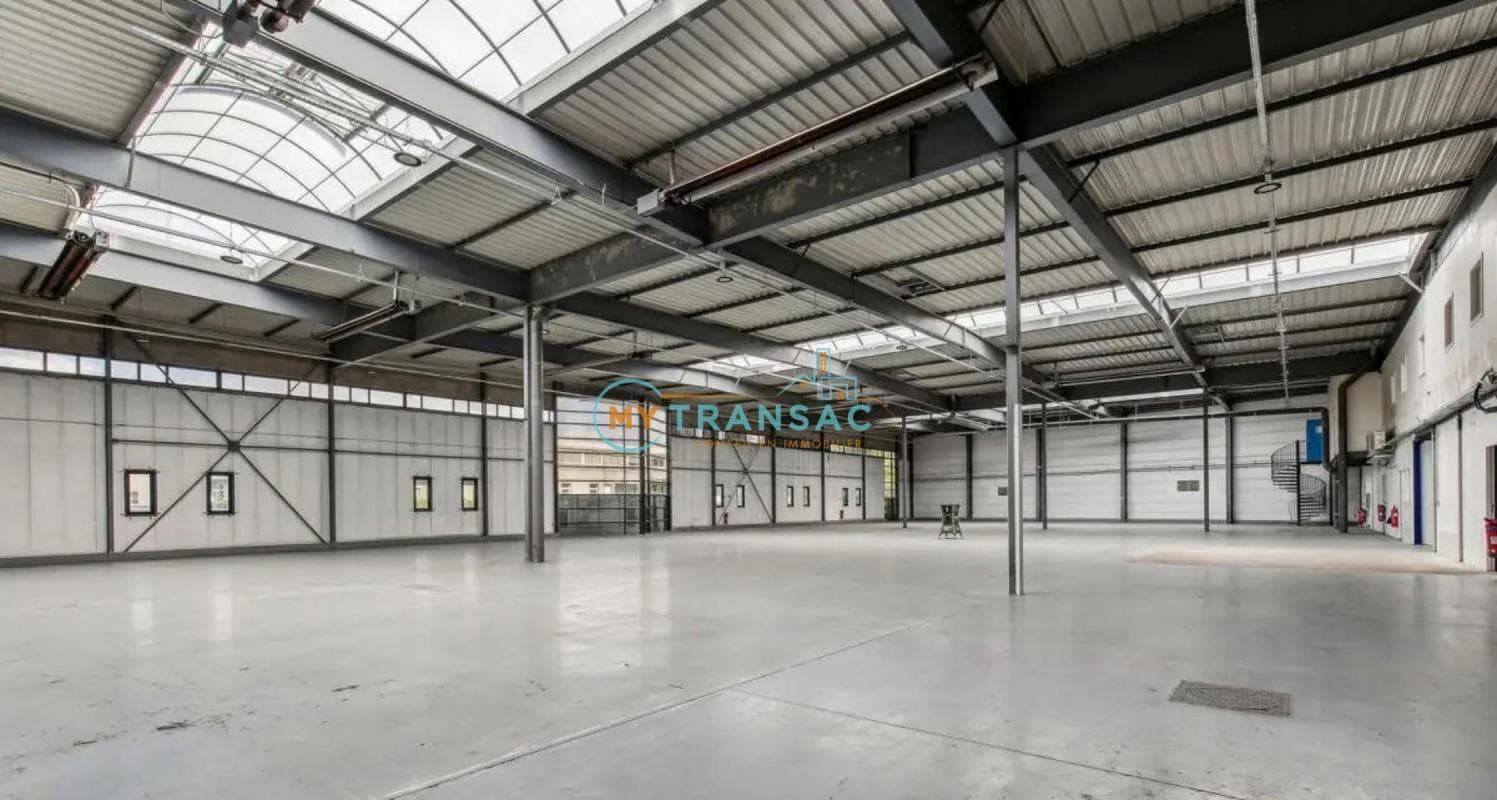 Industrial in Créteil to rent Interior Photo- Image 1 of 22